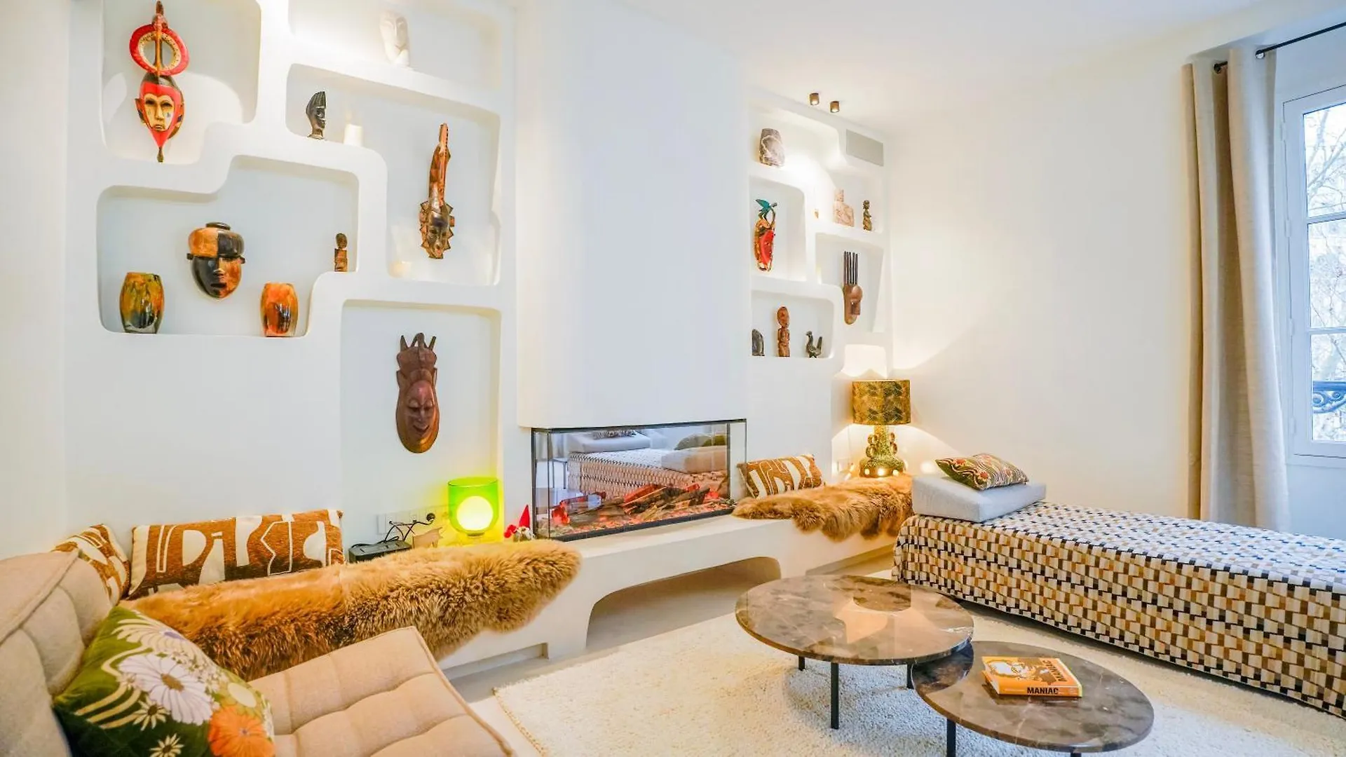 Refined Elegance In Central Paris Frankrig