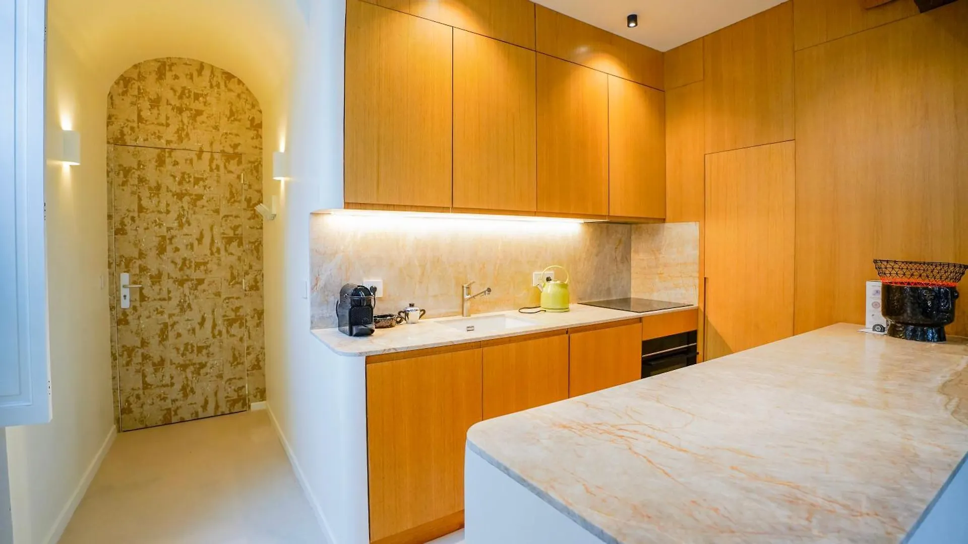 Lejlighed Refined Elegance In Central Paris