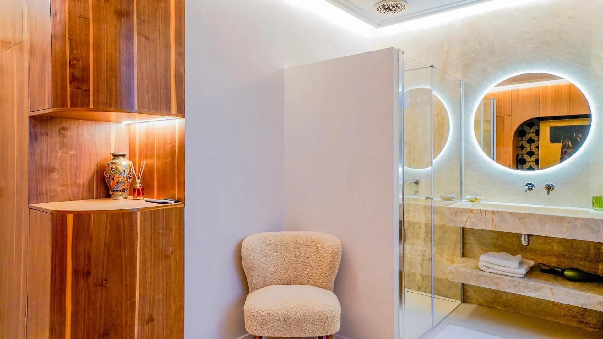 Refined Elegance In Central Paris
